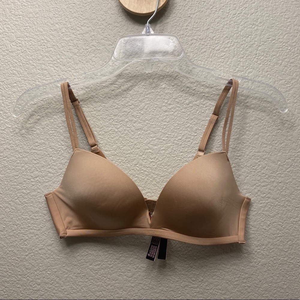 Victoria’s Secret • Nude No Wire Bra 34B
